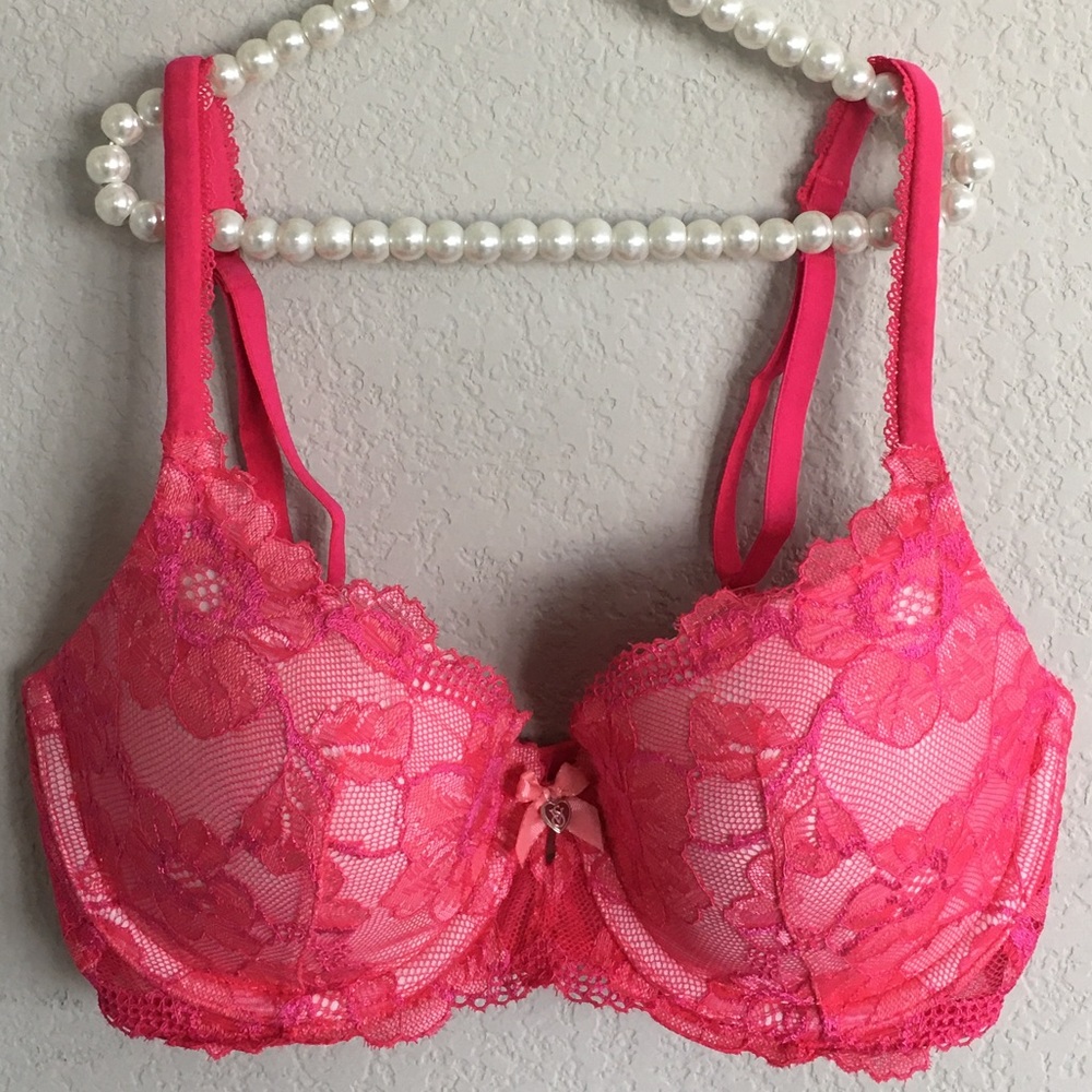 victoria secret lace bra 32D body by Victoria